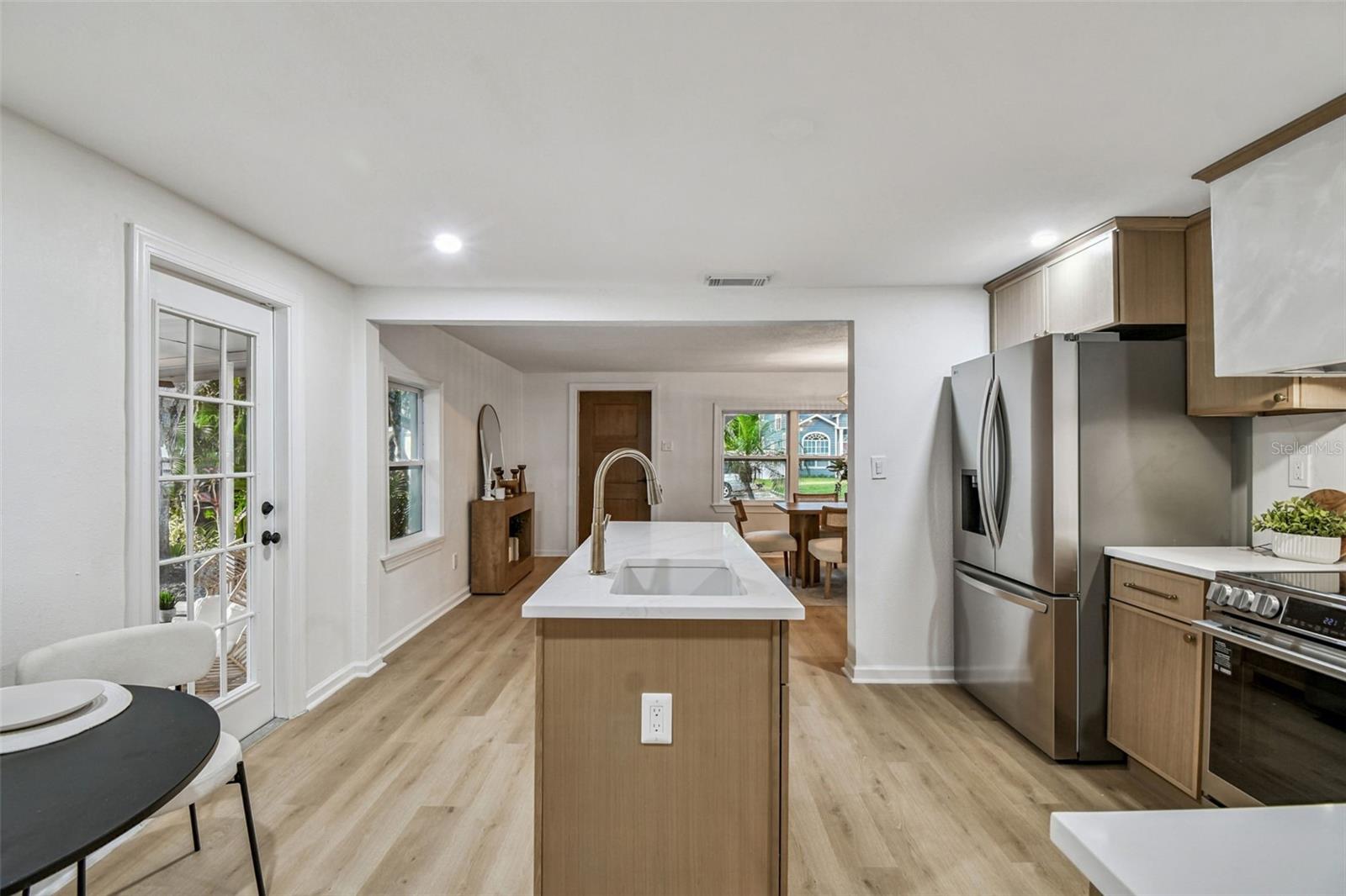 3320 W VILLA ROSA ST