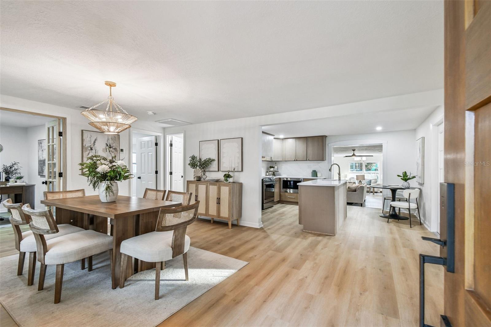 3320 W VILLA ROSA ST