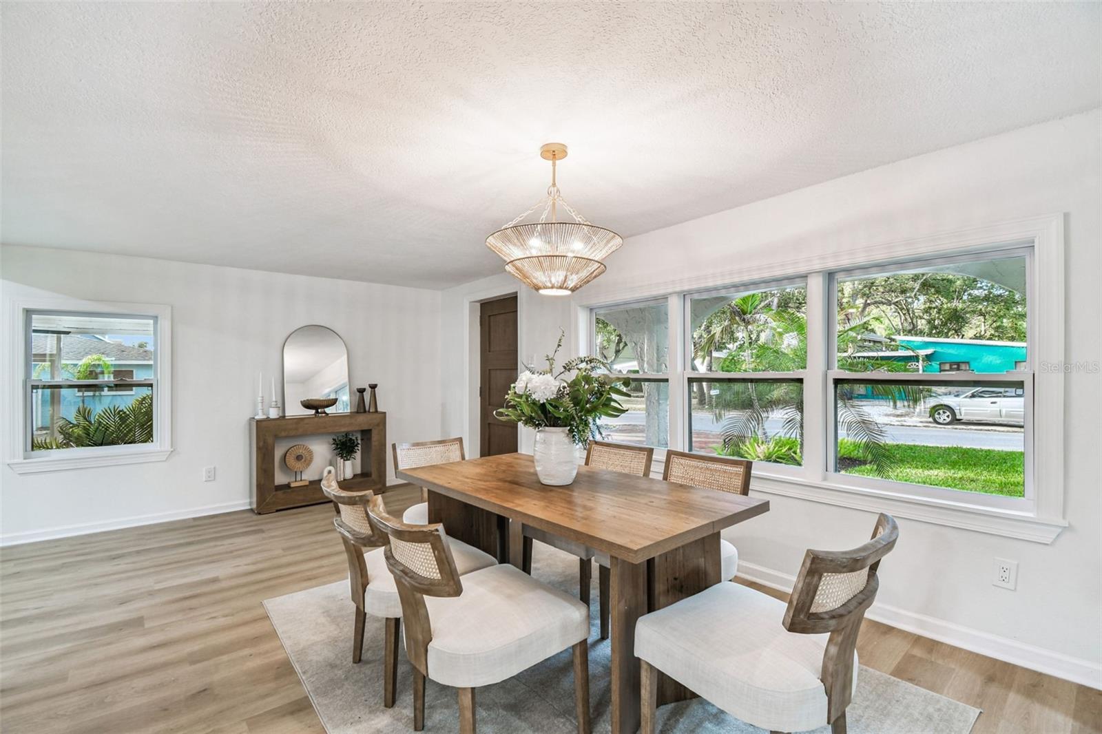 3320 W VILLA ROSA ST