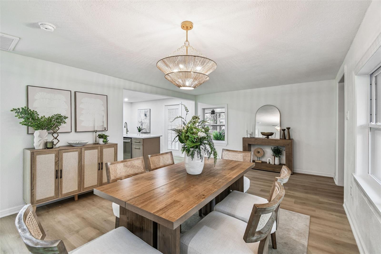 3320 W VILLA ROSA ST