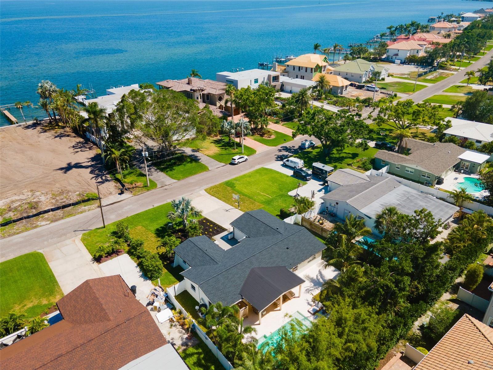 4618 BAYSHORE BLVD NE