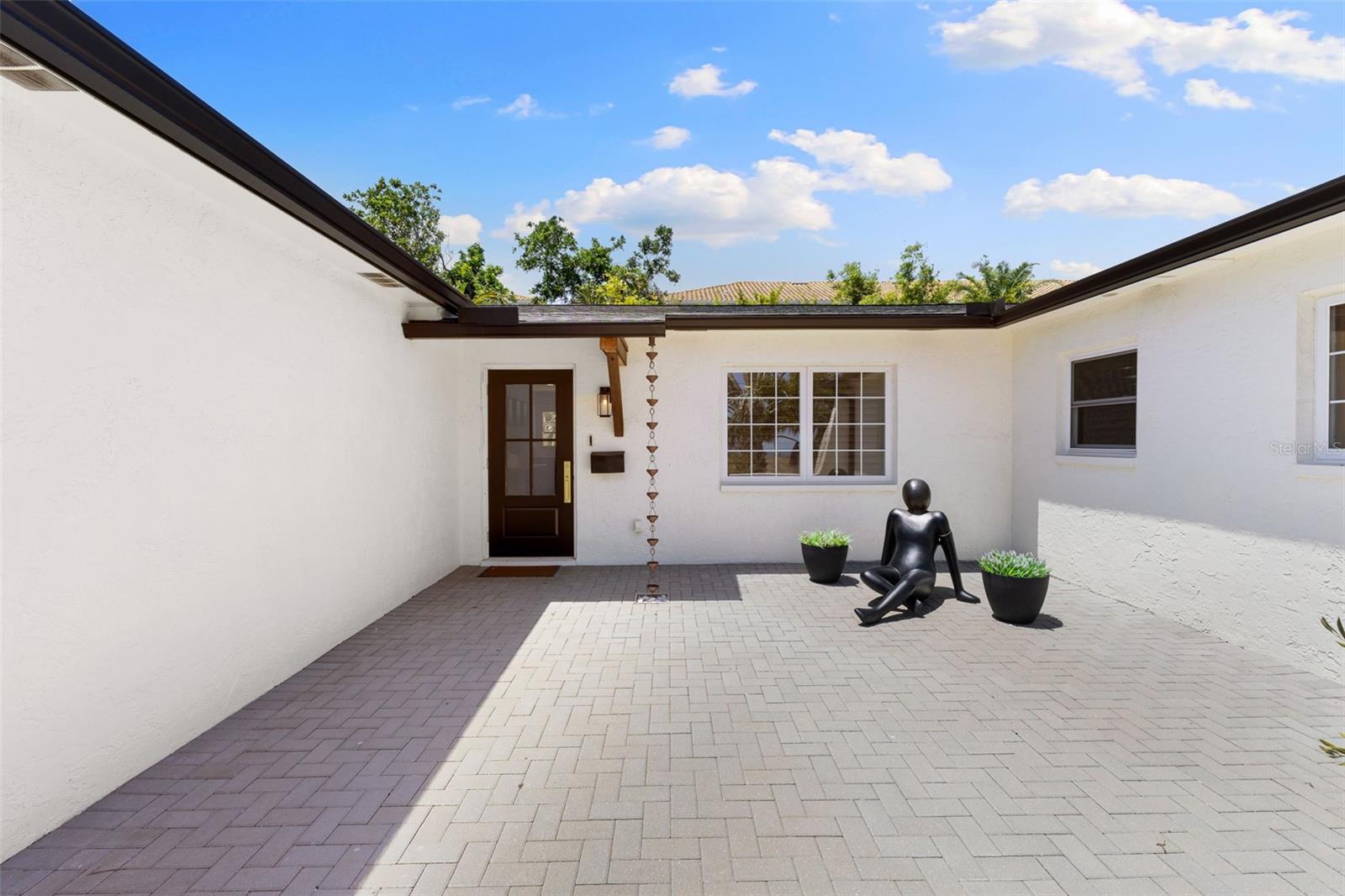 4618 BAYSHORE BLVD NE