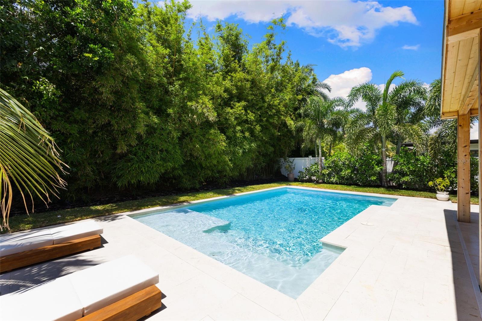 4618 BAYSHORE BLVD NE