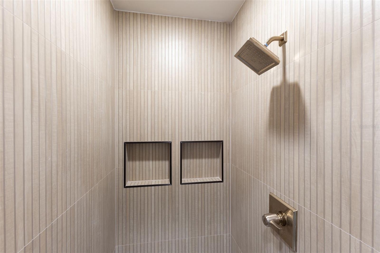 4618 BAYSHORE BLVD NE