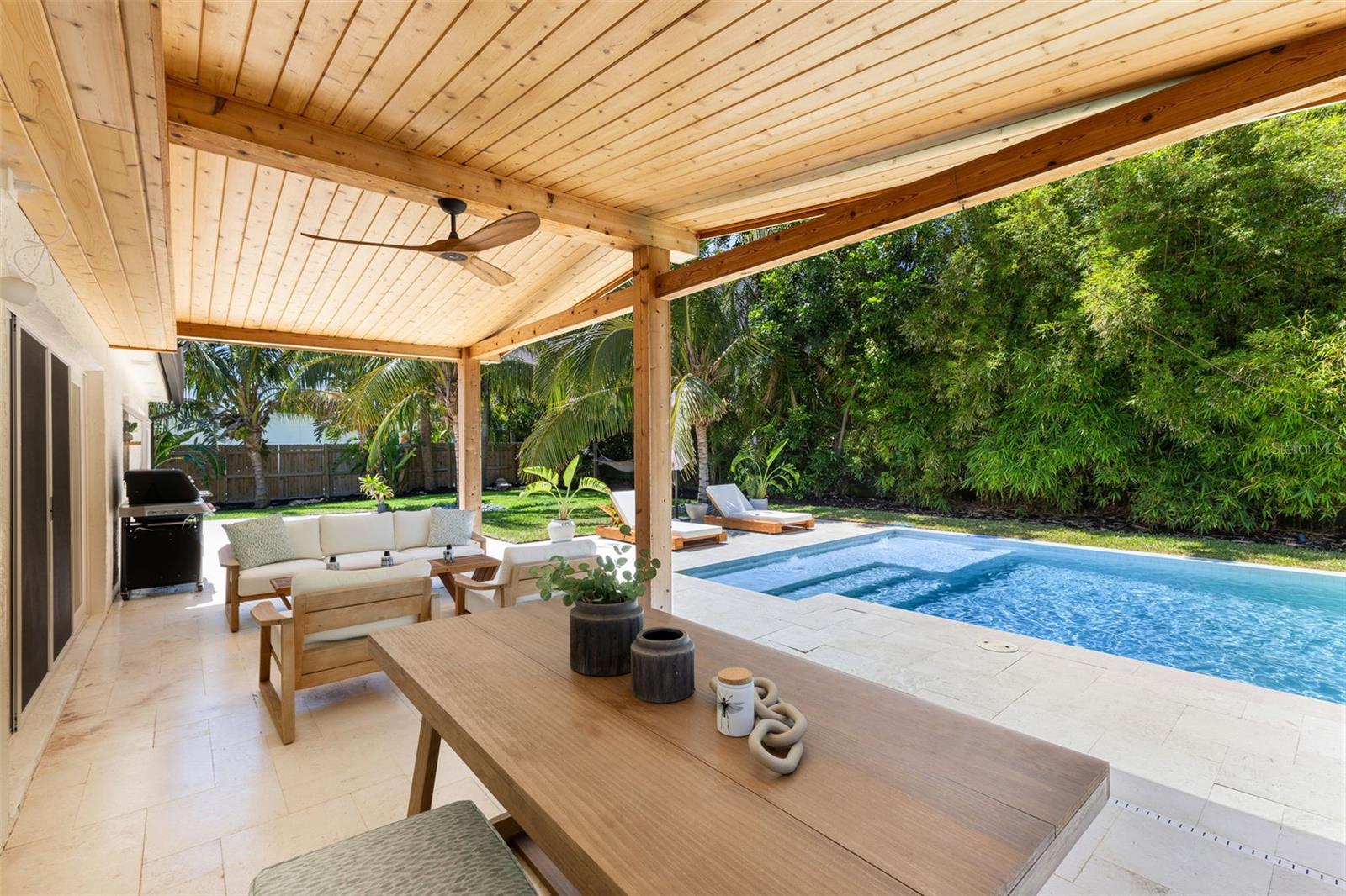 4618 BAYSHORE BLVD NE