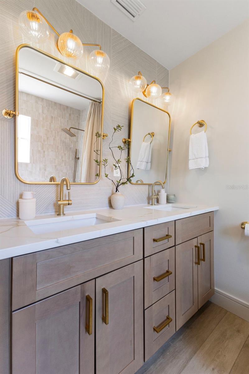 4618 BAYSHORE BLVD NE