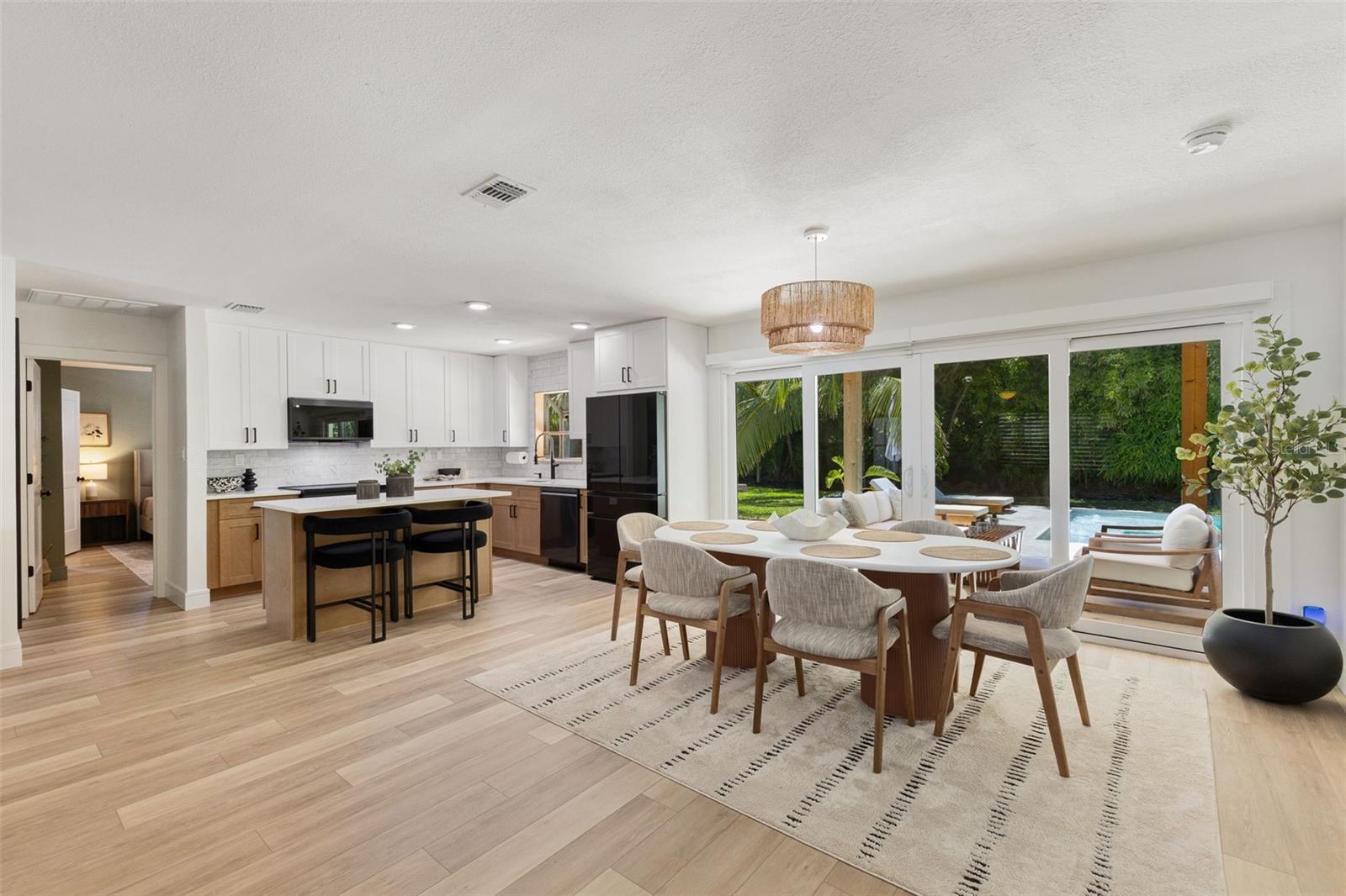 4618 BAYSHORE BLVD NE