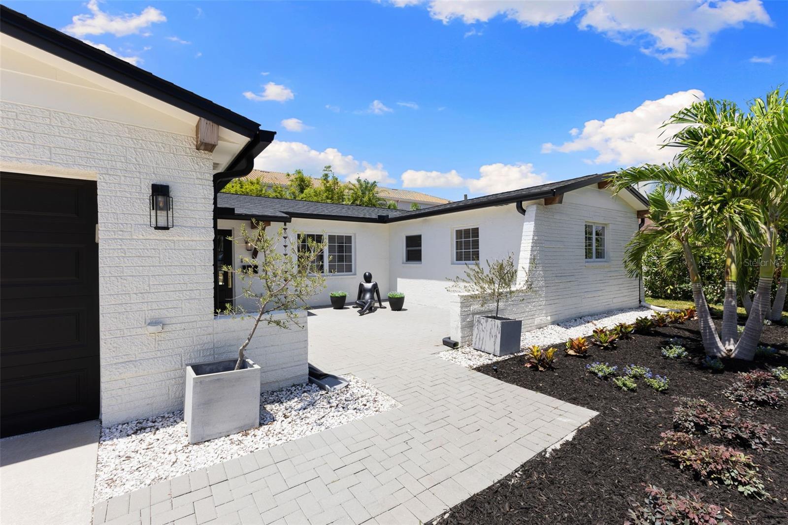 4618 BAYSHORE BLVD NE