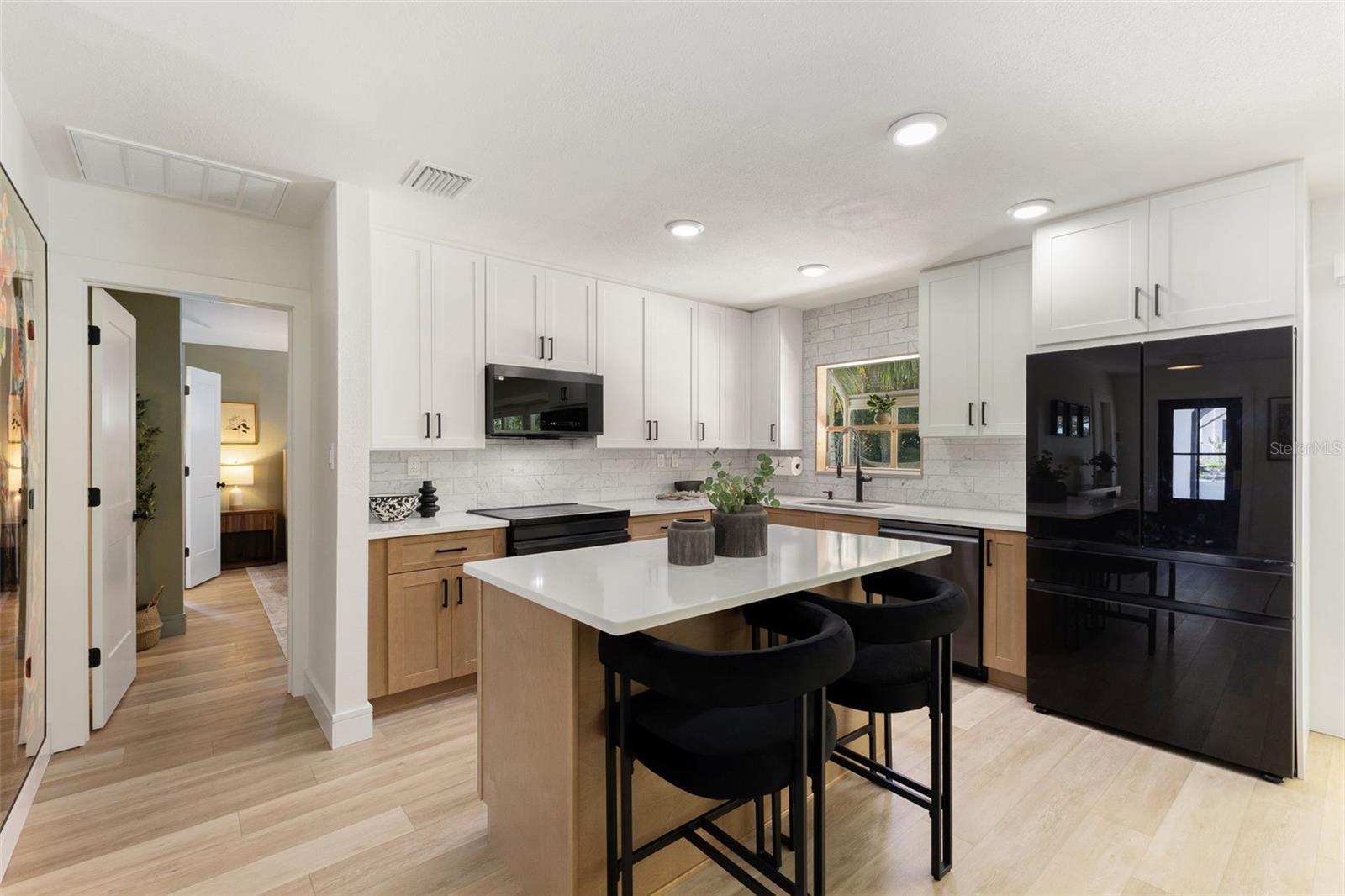 4618 BAYSHORE BLVD NE