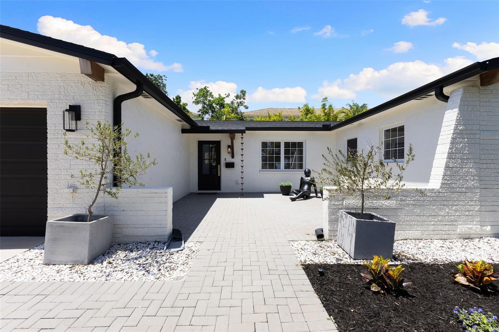 4618 BAYSHORE BLVD NE