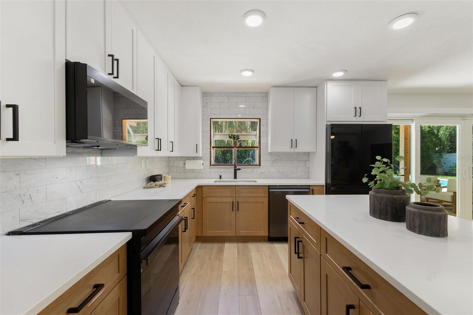 4618 BAYSHORE BLVD NE