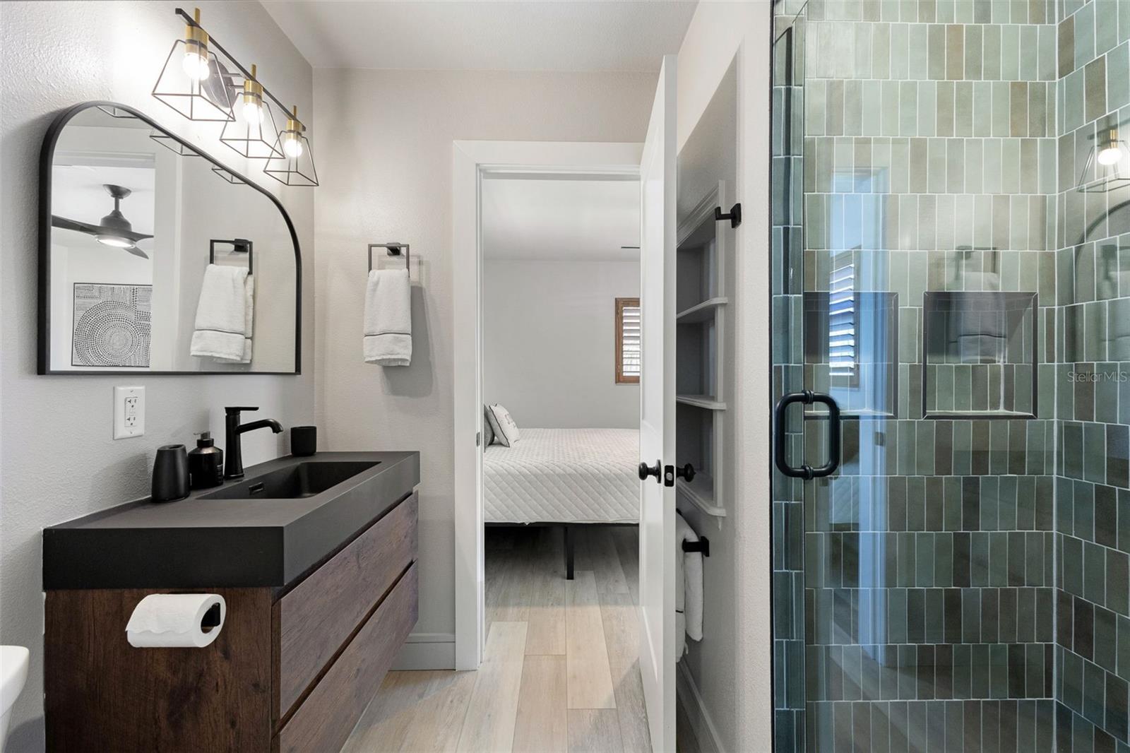 4618 BAYSHORE BLVD NE