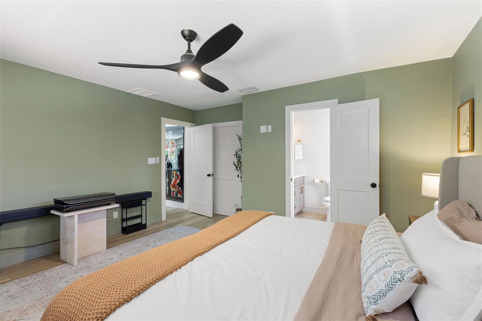 4618 BAYSHORE BLVD NE