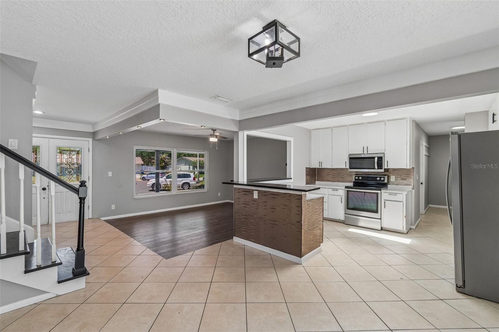 7111 GATEWAY CT