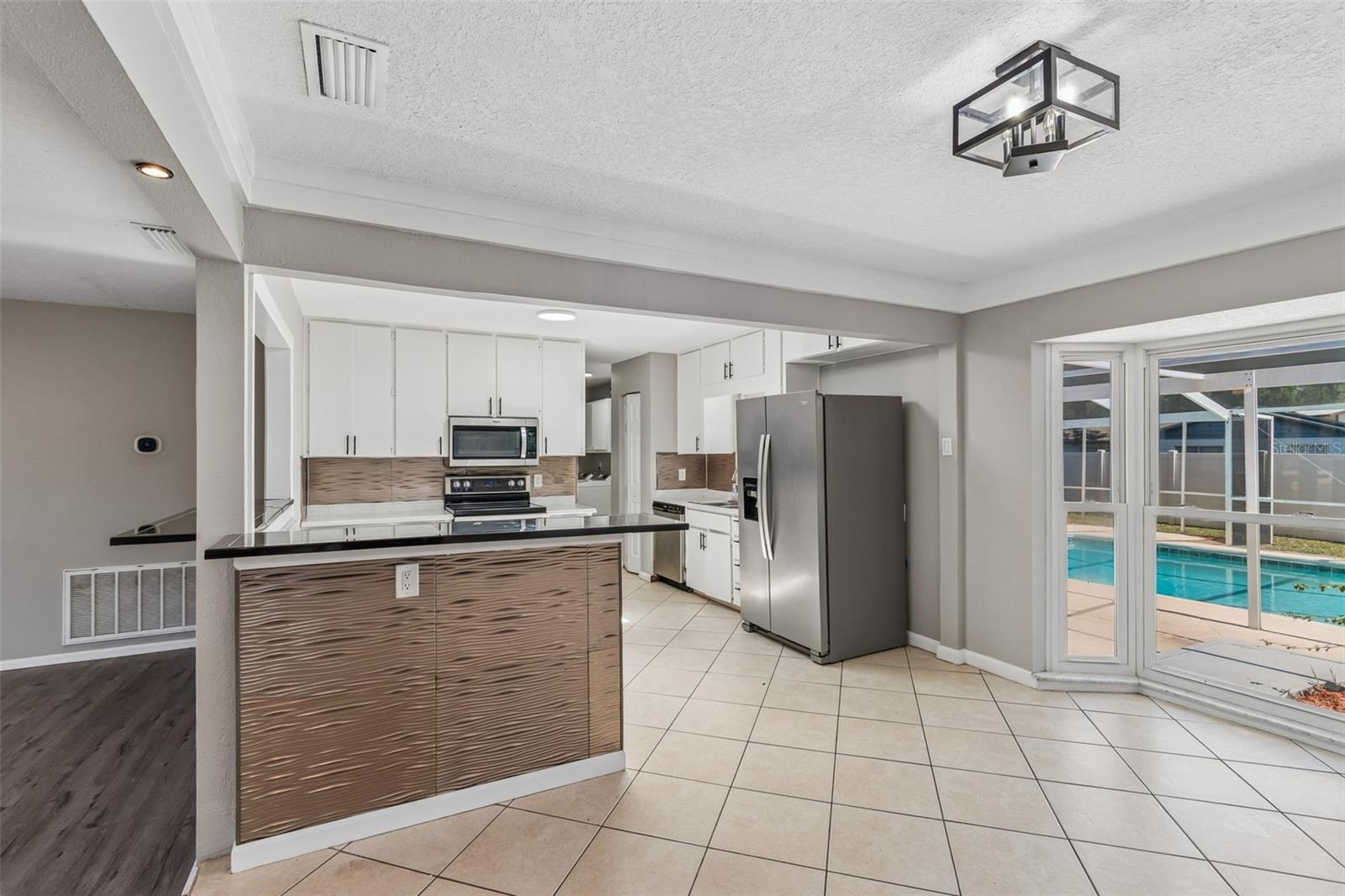 7111 GATEWAY CT
