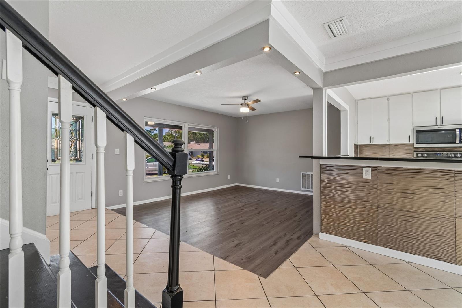 7111 GATEWAY CT