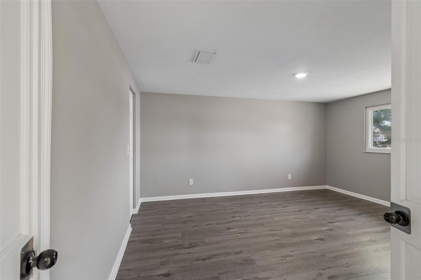 7111 GATEWAY CT