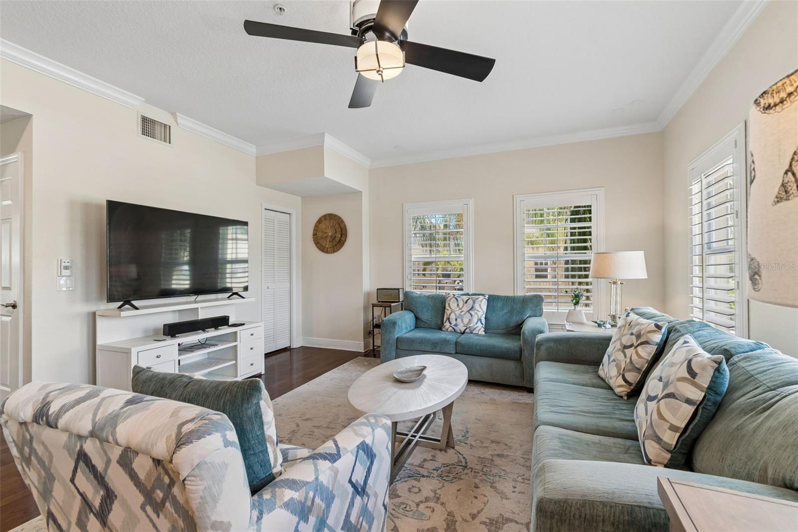 650 SIREN WIND LN