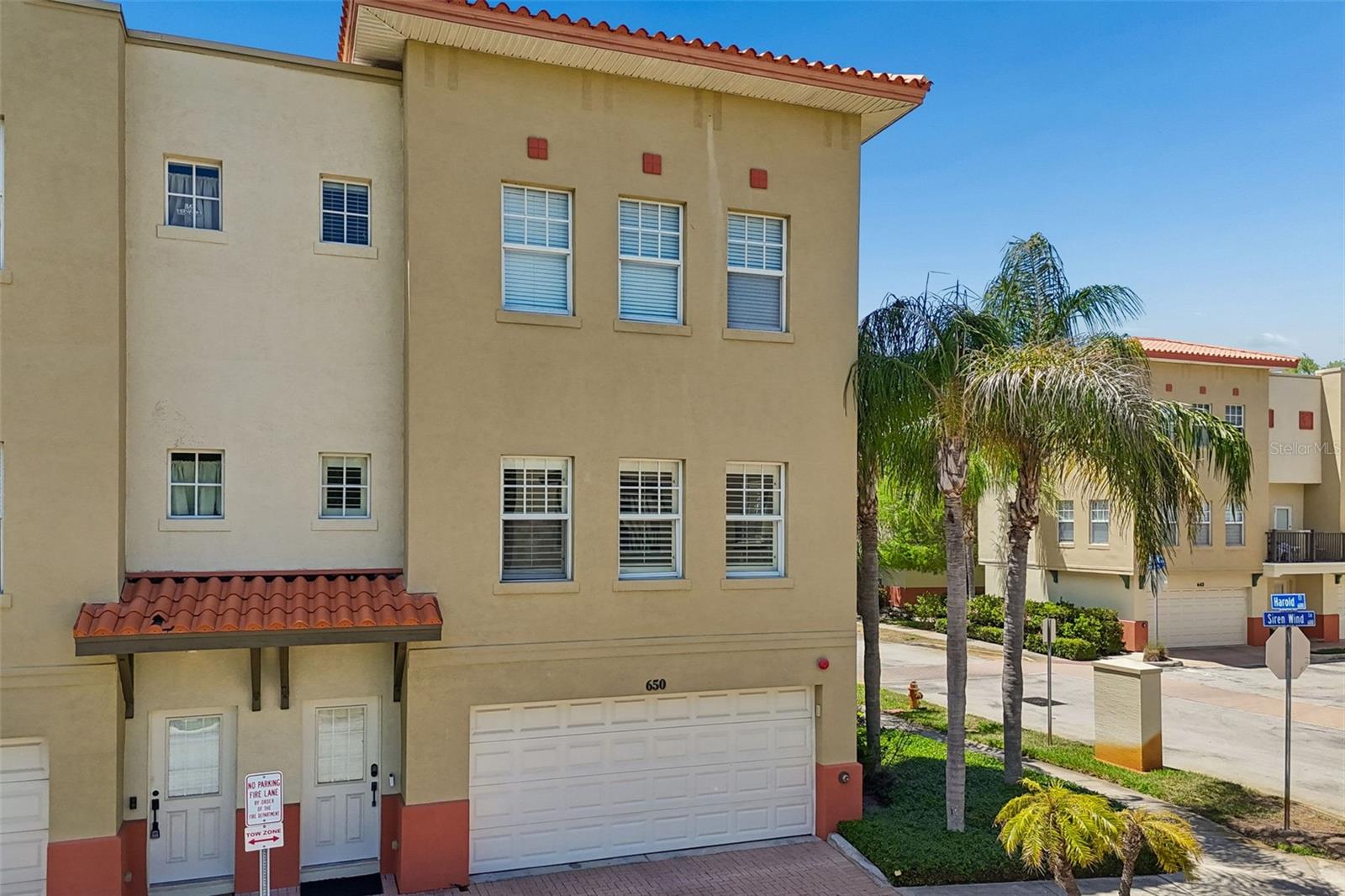 650 SIREN WIND LN