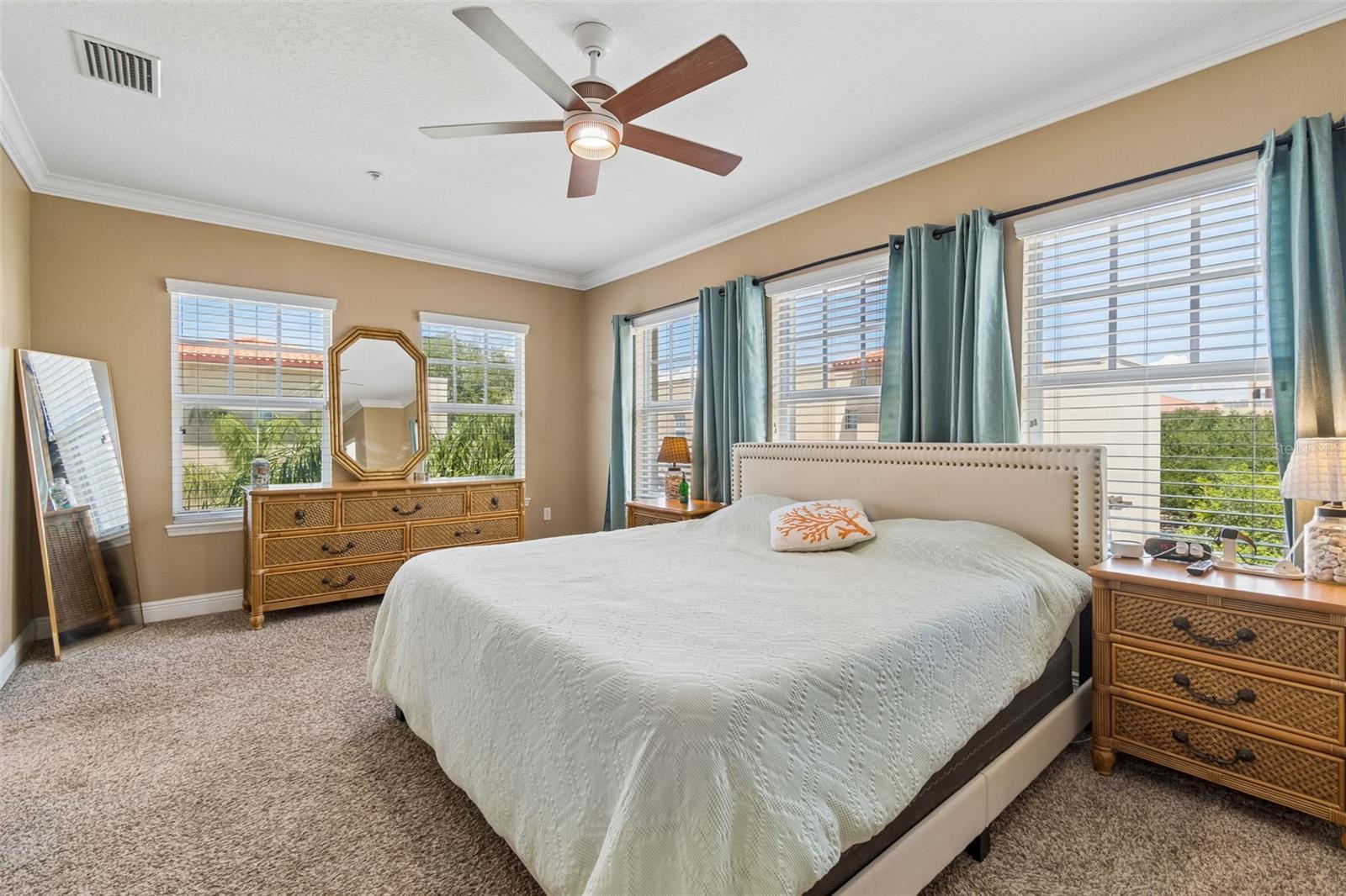 650 SIREN WIND LN