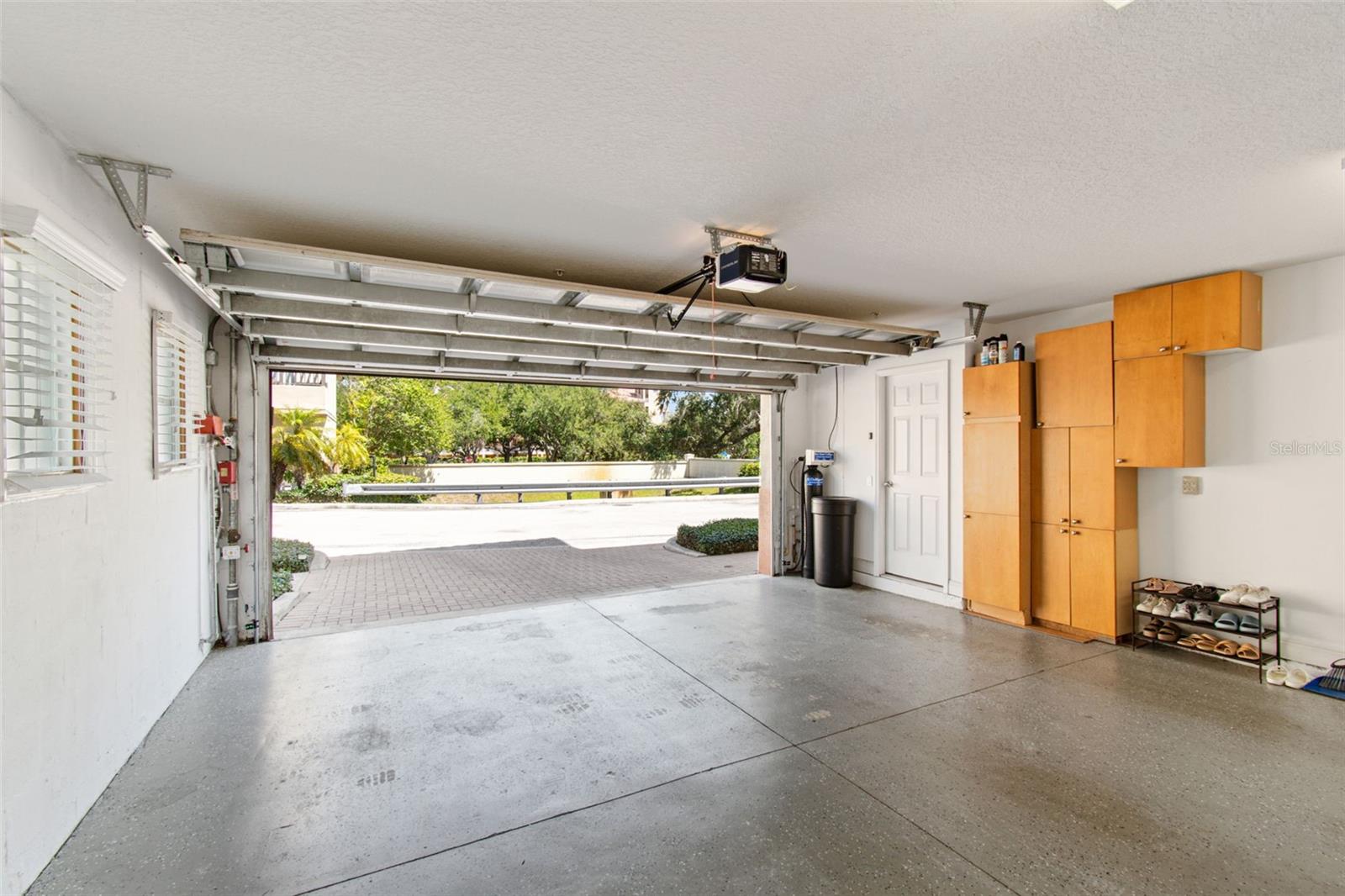 650 SIREN WIND LN