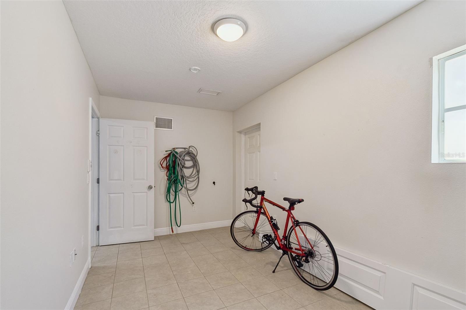 650 SIREN WIND LN