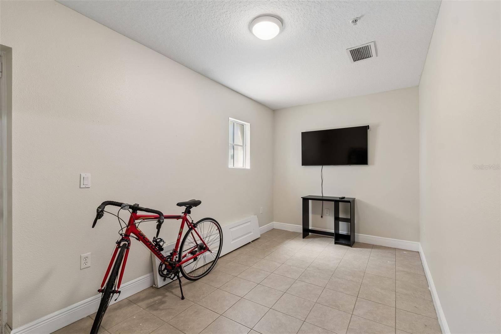 650 SIREN WIND LN