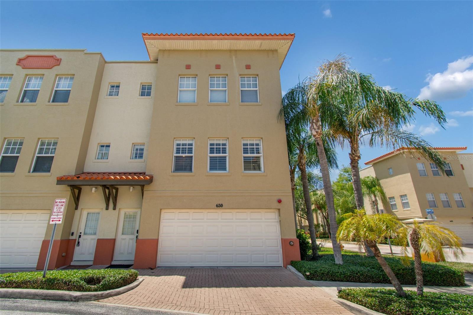 650 SIREN WIND LN