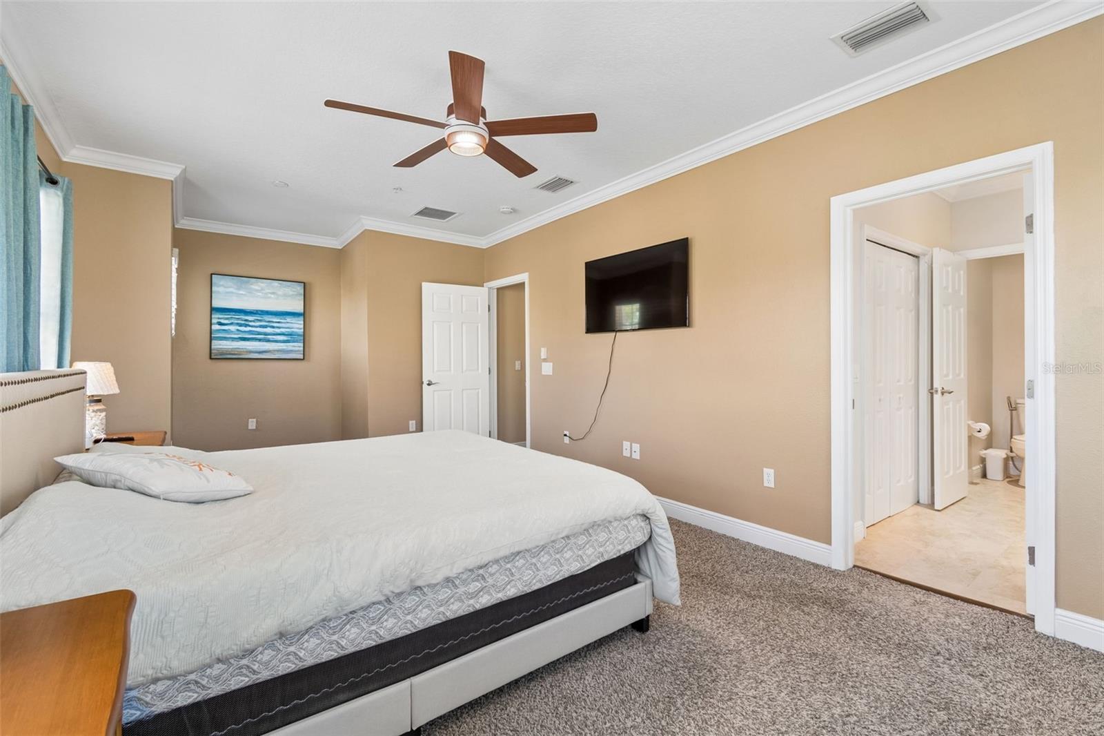 650 SIREN WIND LN