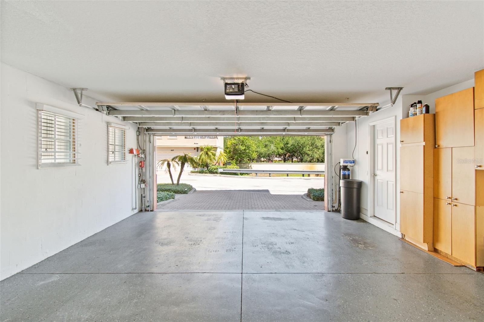 650 SIREN WIND LN