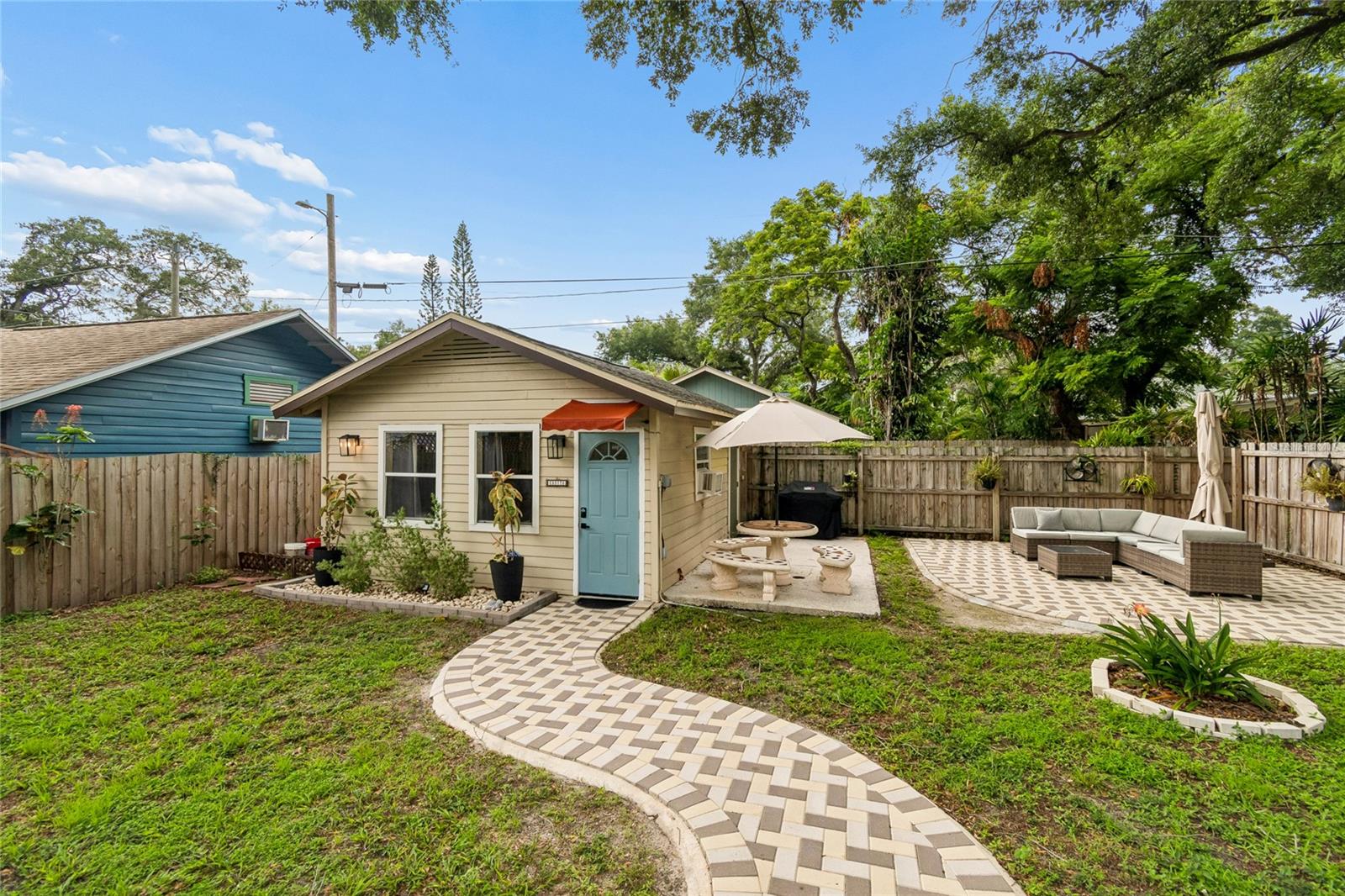 1202 E POWHATAN AVE