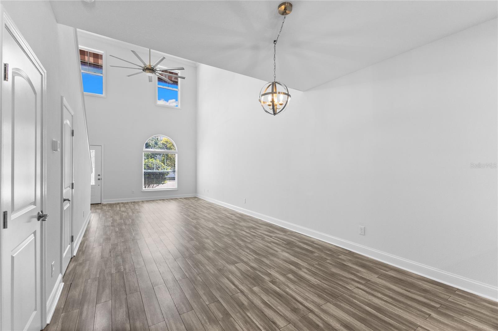 8702-8708 KENYON VIEW CT