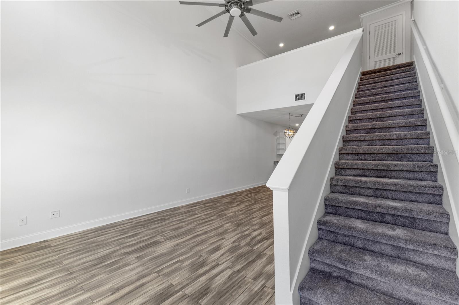 8702-8708 KENYON VIEW CT