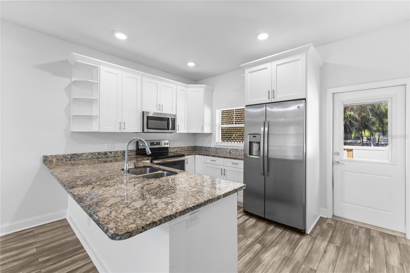 8702-8708 KENYON VIEW CT