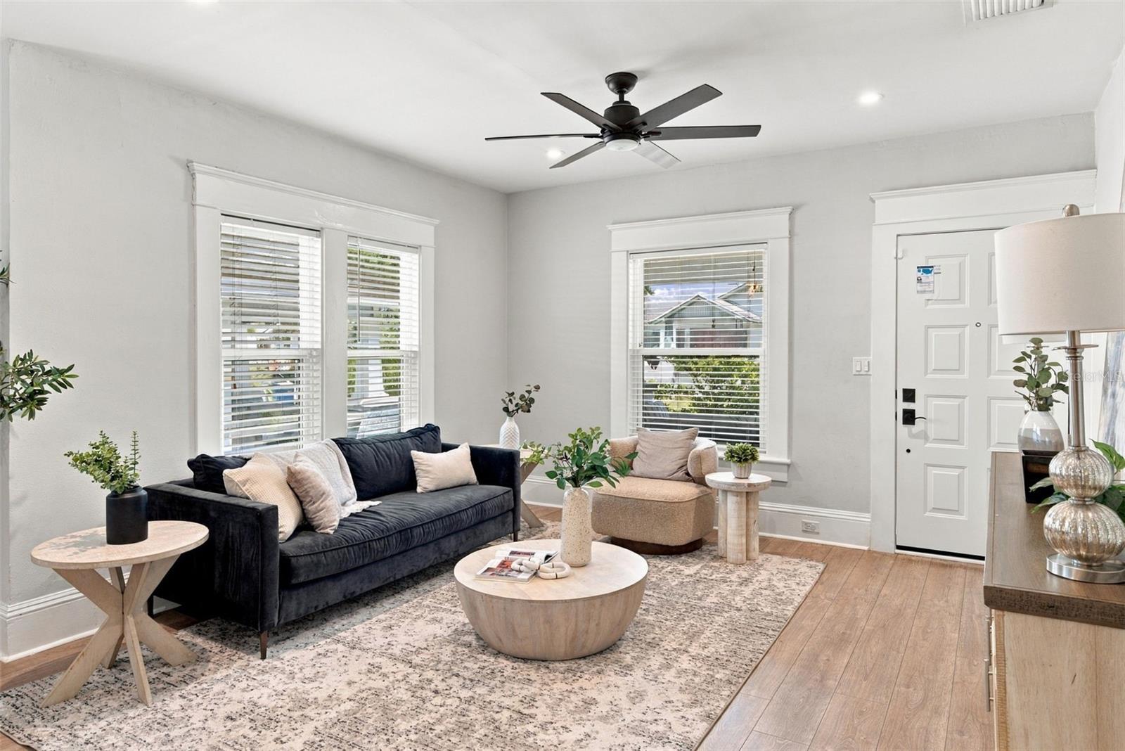 109 E JEAN ST