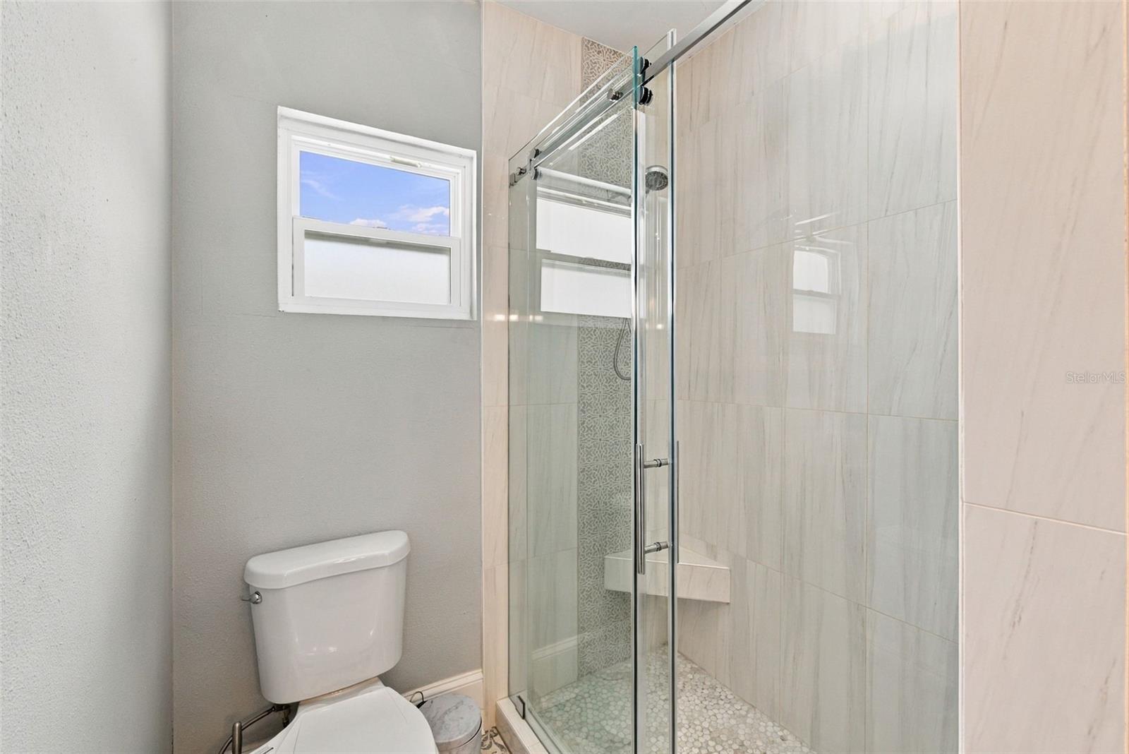 109 E JEAN ST