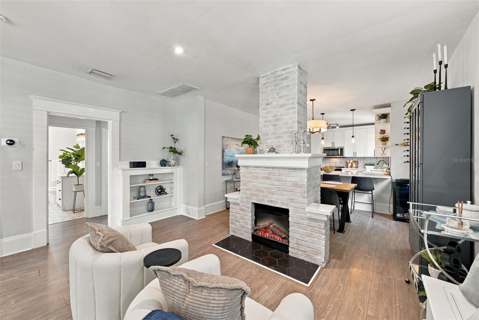 109 E JEAN ST