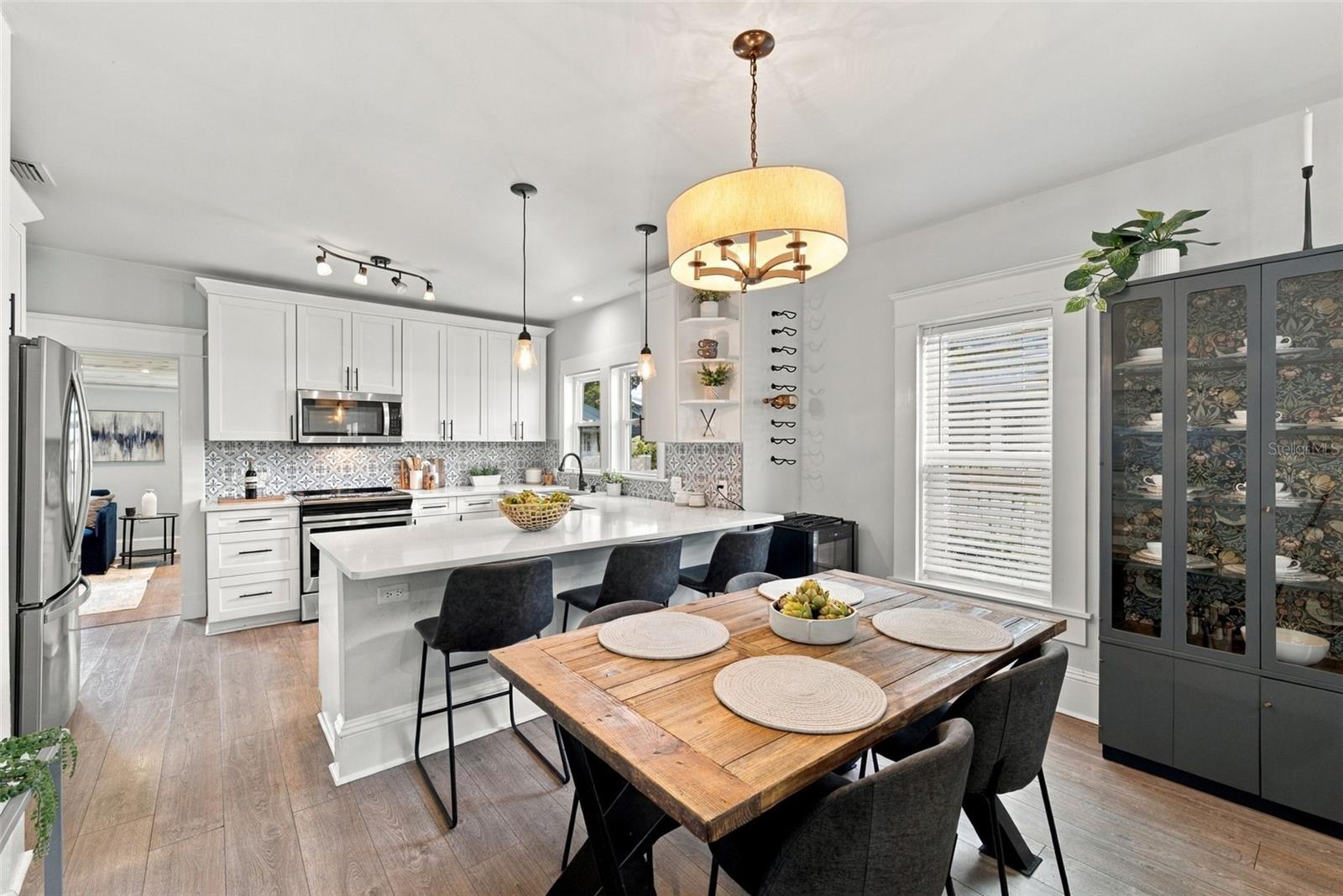 109 E JEAN ST