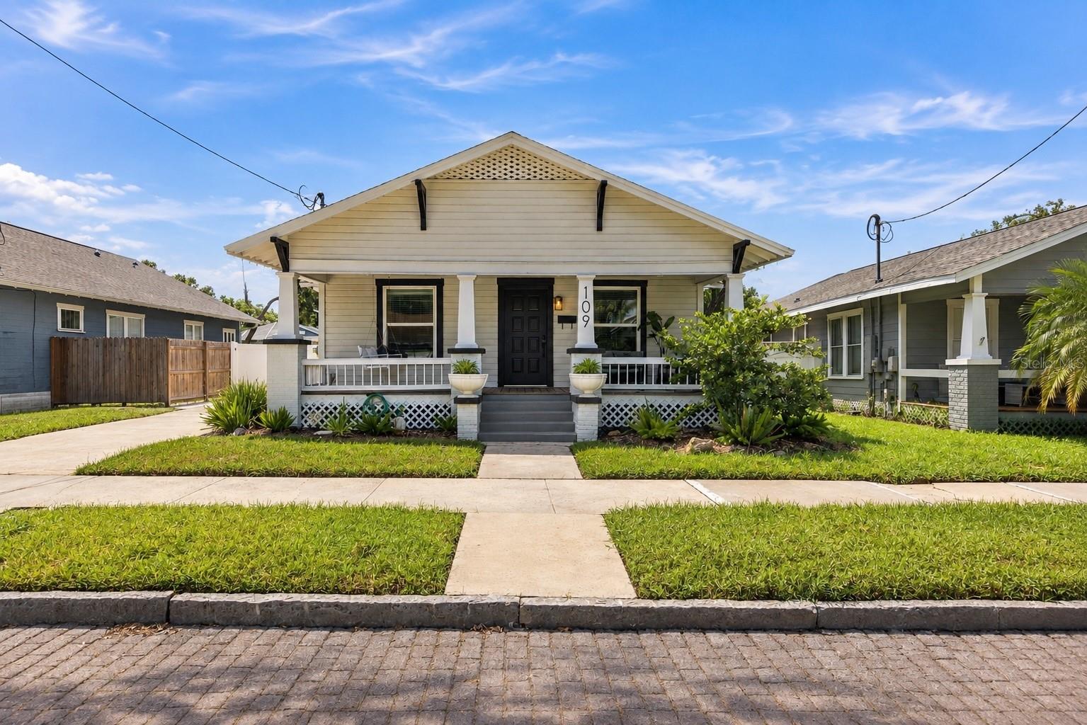 109 E JEAN ST