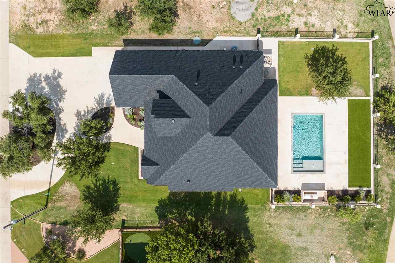 210 BAY HILL DR