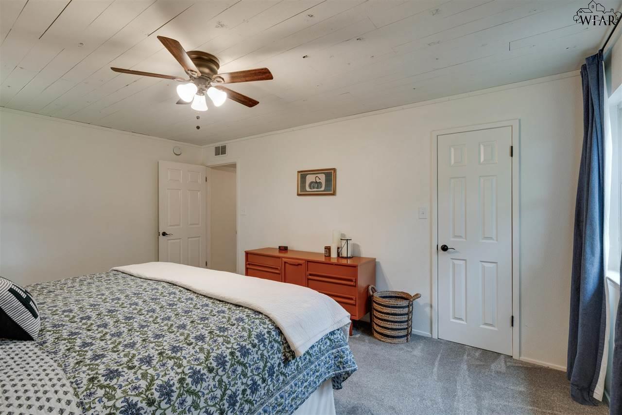 2812 COMPTON ROAD