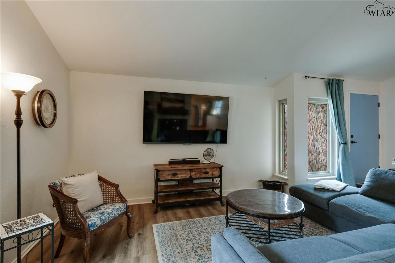 2812 COMPTON ROAD