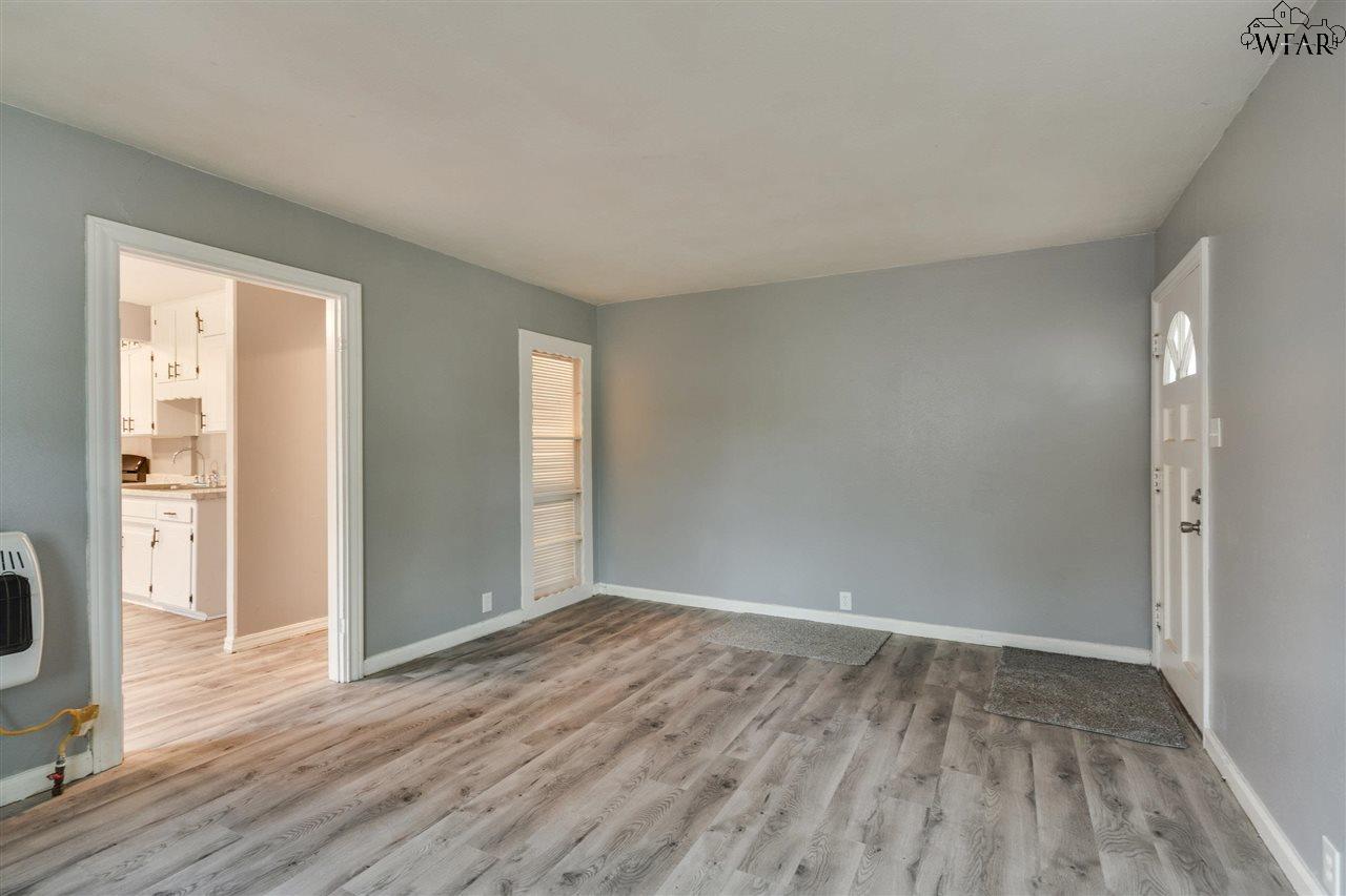 523 W INWOOD DRIVE