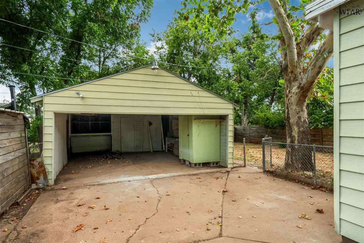 523 W INWOOD DRIVE