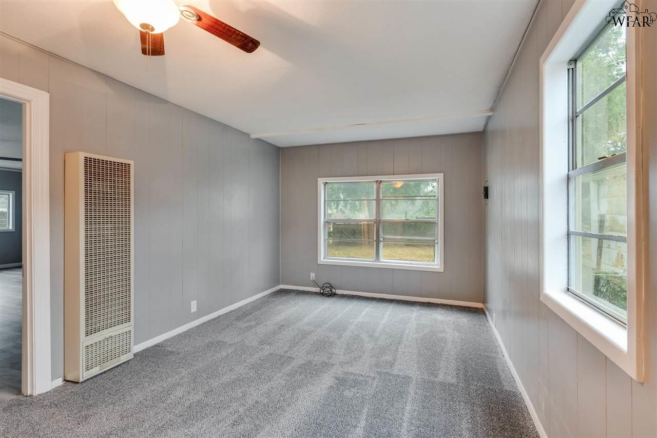 523 W INWOOD DRIVE