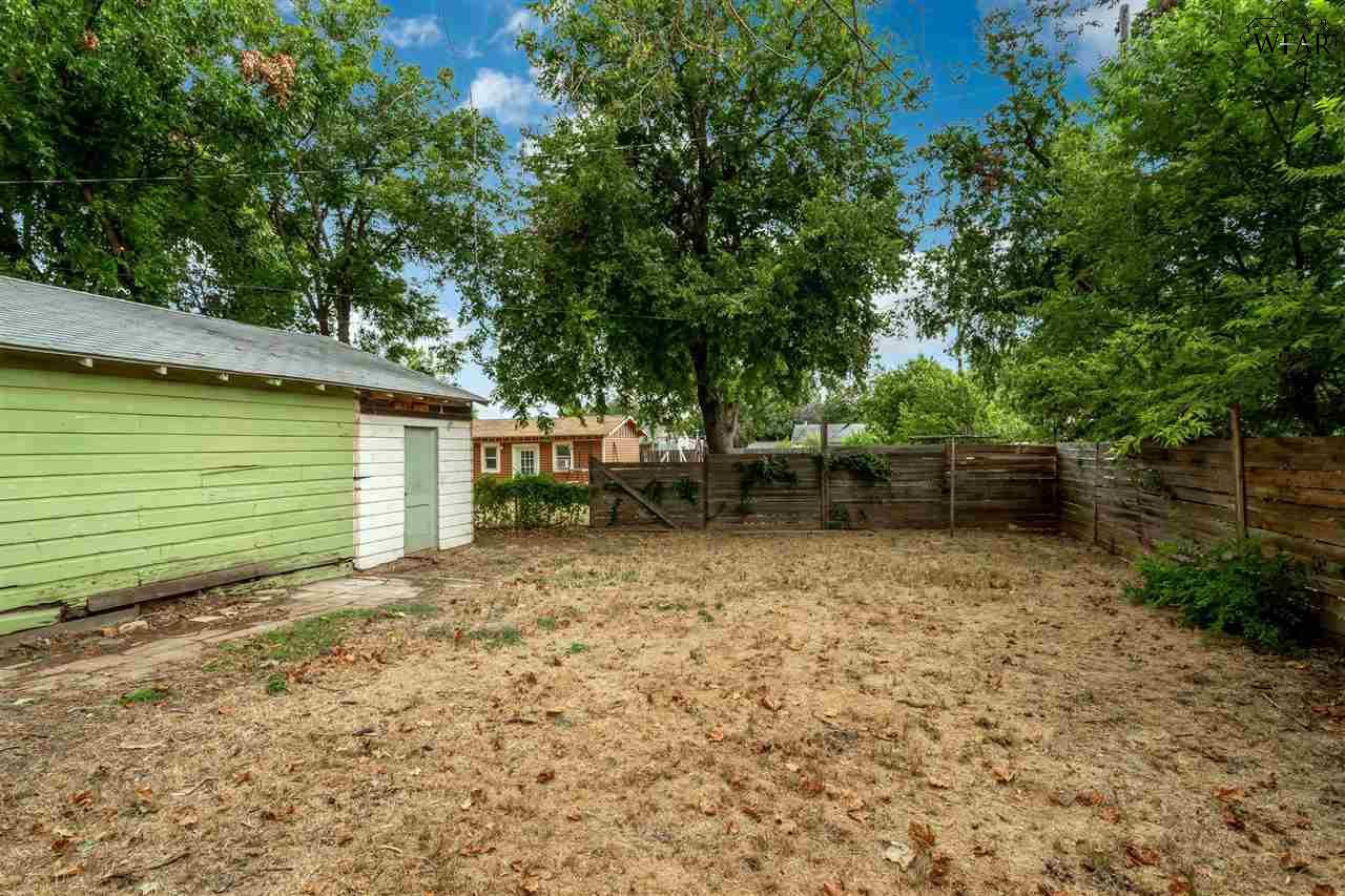 523 W INWOOD DRIVE