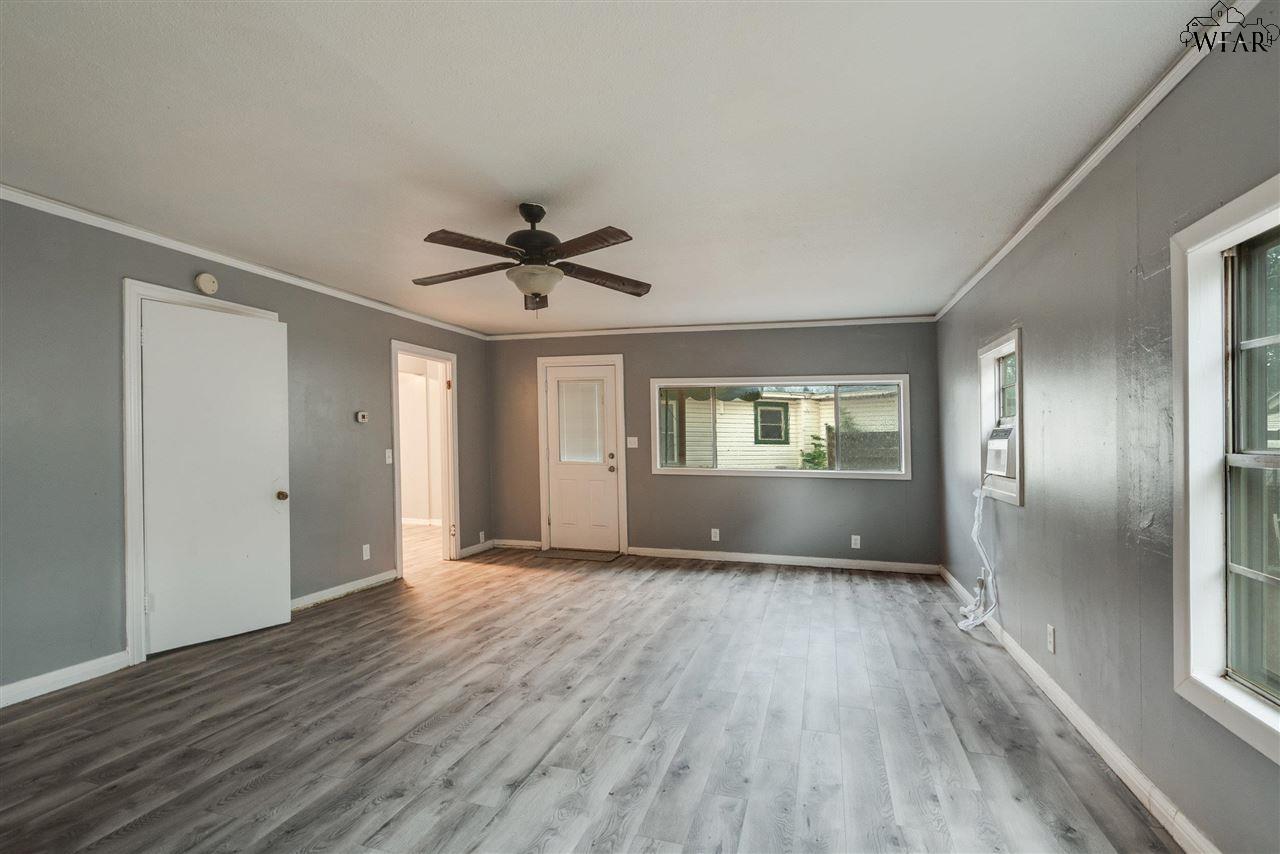 523 W INWOOD DRIVE