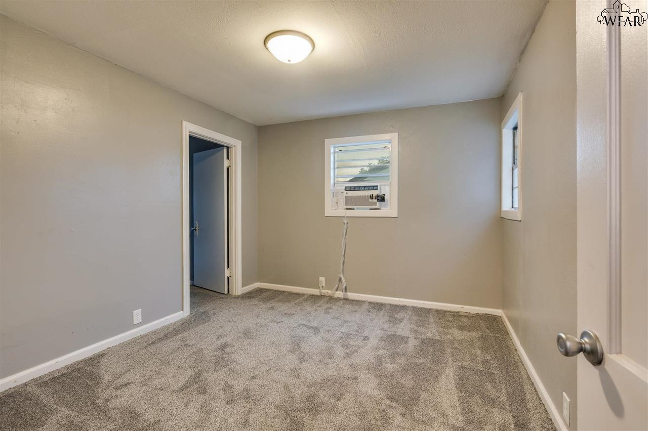 523 W INWOOD DRIVE