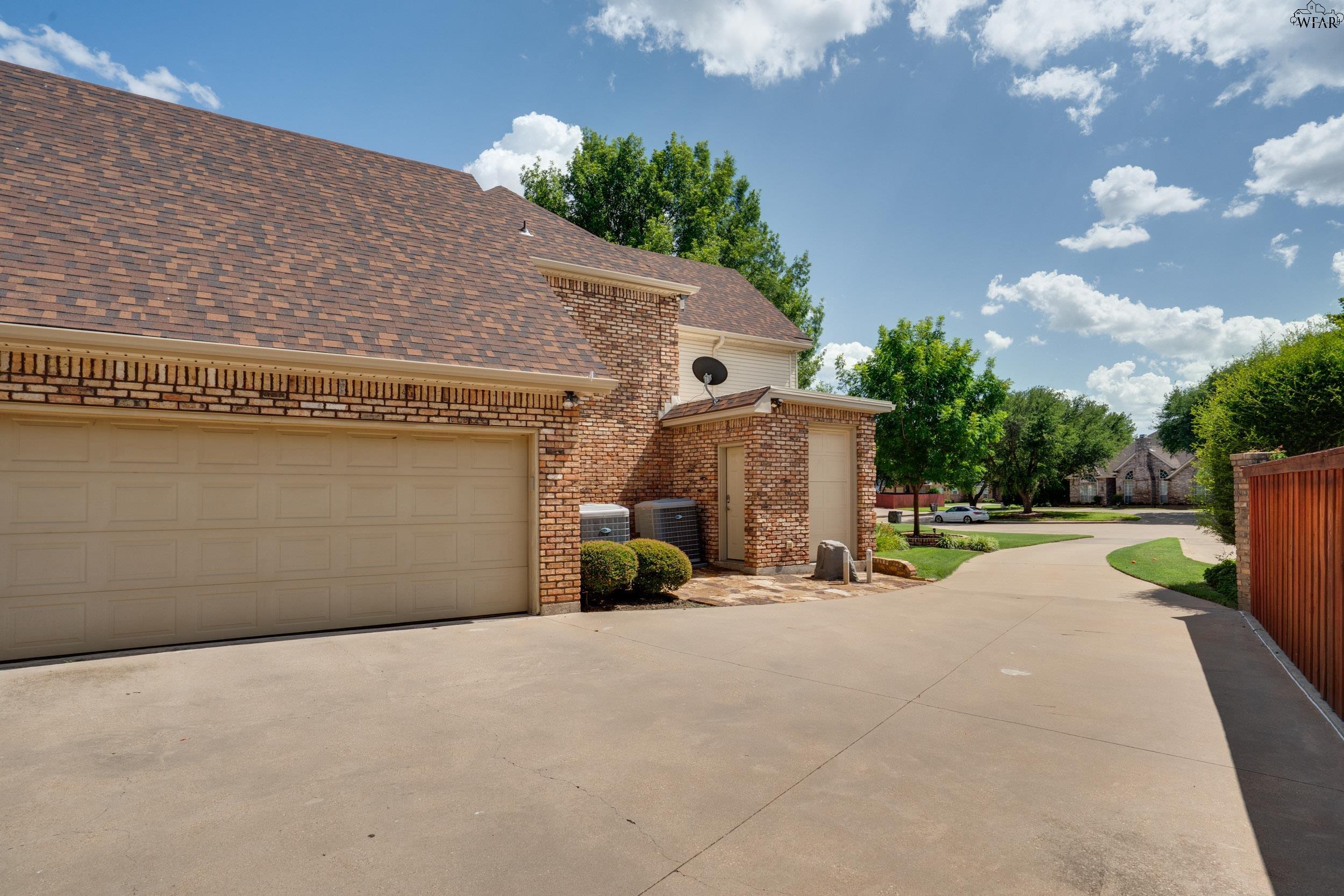4203 DRIFTWOOD DRIVE