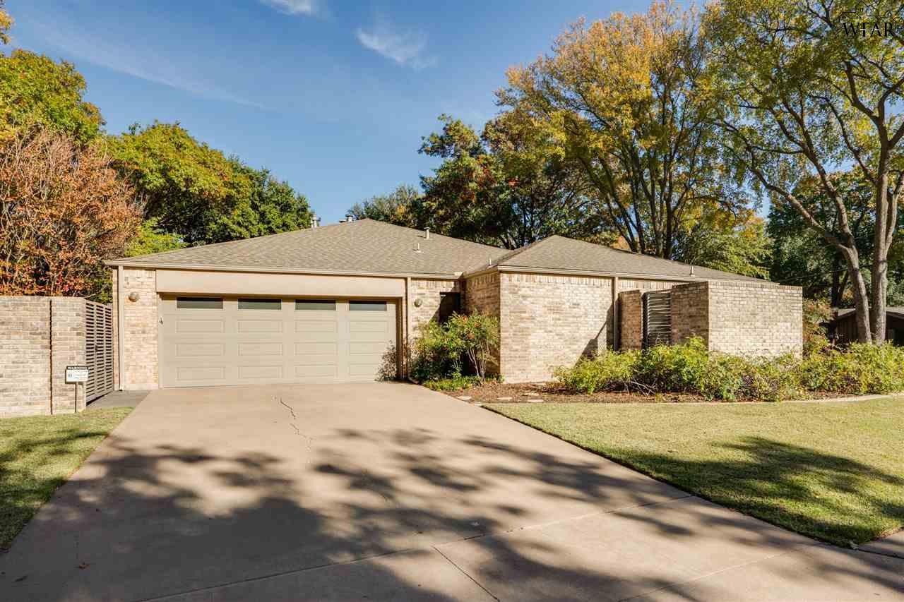 2516 BEEFEATER DRIVE